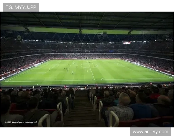 专业足球眼镜运动镜打造清晰视野助力球场表现全面提升