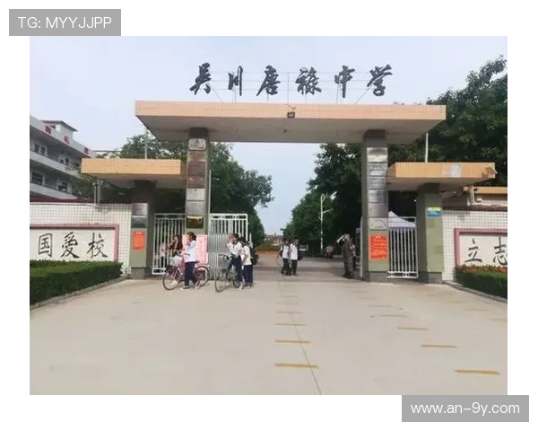 重庆退役足球运动员再燃绿茵梦助力家乡体育事业全面振兴